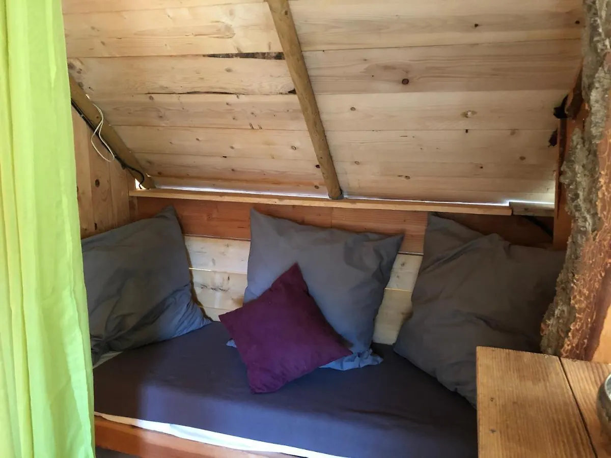 Lodges En Provence - Ecogites & Restaurant Insolites Richerenches Hotel